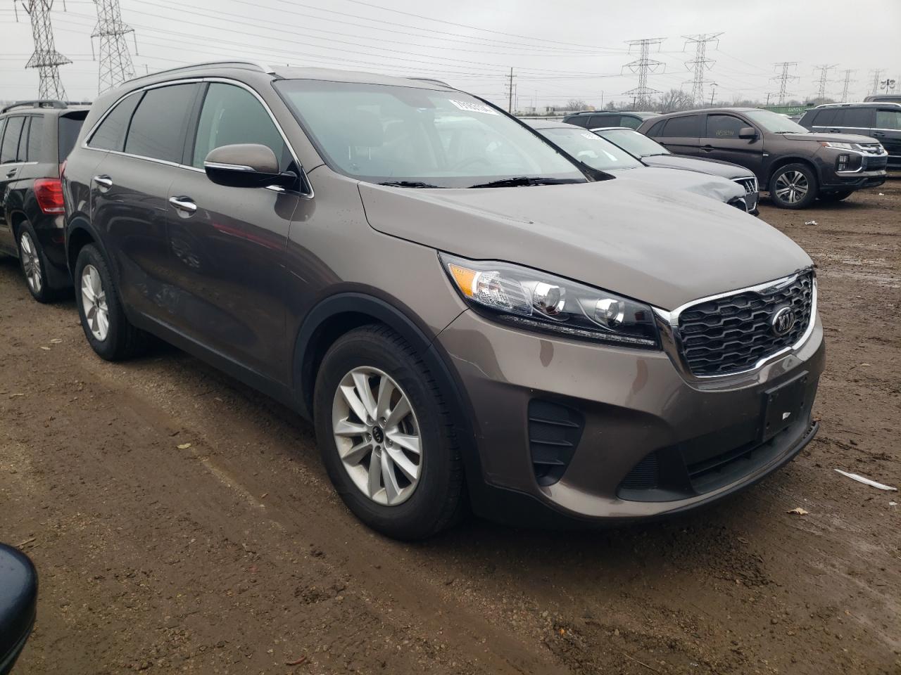 2019 KIA Sorento VIN 5XYPG4A34KG567982 Copart auction photo, front end / side damage thumbnail 4