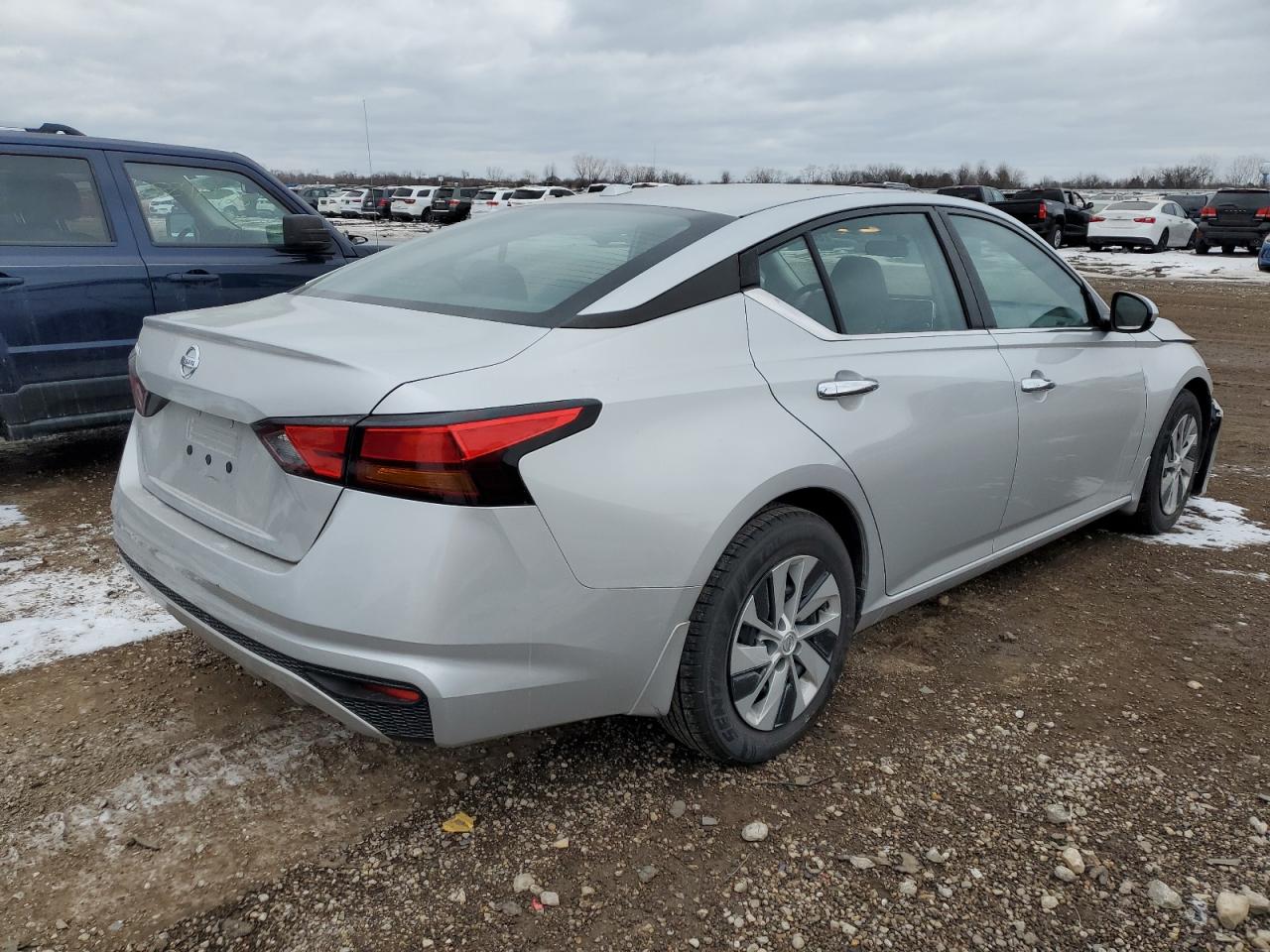 2020 Nissan Altima VIN 1N4BL4BVXLC257403 Copart auction photo, front end / minor dent/scratches damage thumbnail 3