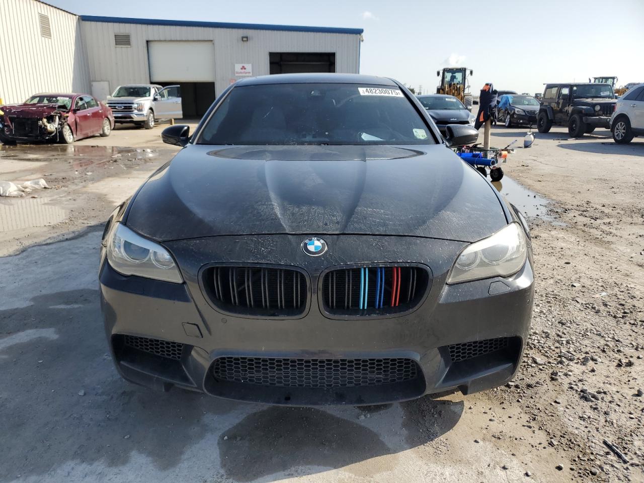 2013 BMW M5 VIN WBSFV9C58DC772881 Copart auction photo, burn - interior damage thumbnail 5