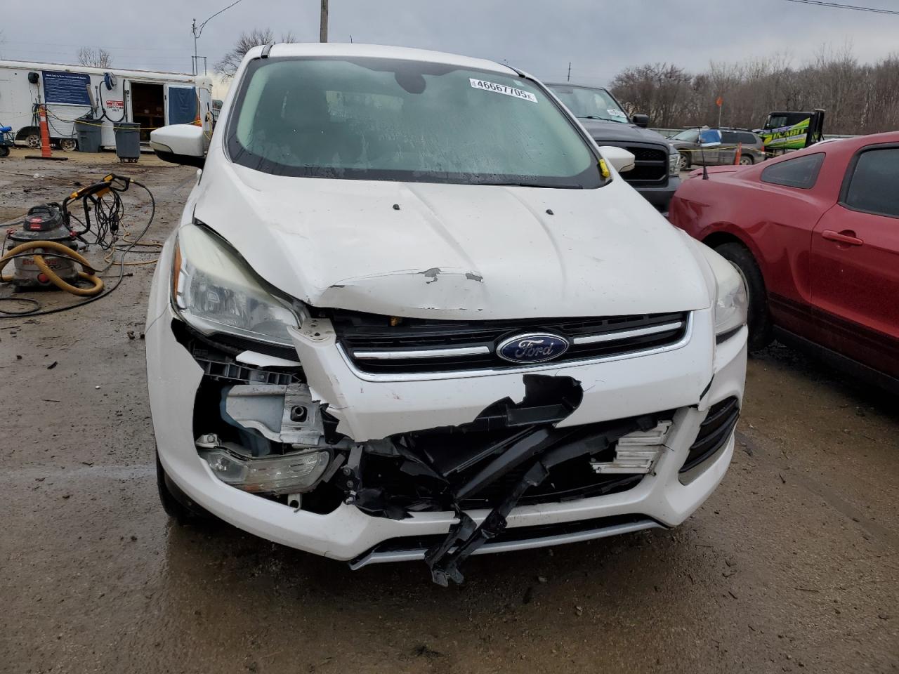 2013 Ford Escape VIN 1FMCU9H98DUA07930 Copart auction photo, front end / minor dent/scratches damage thumbnail 5