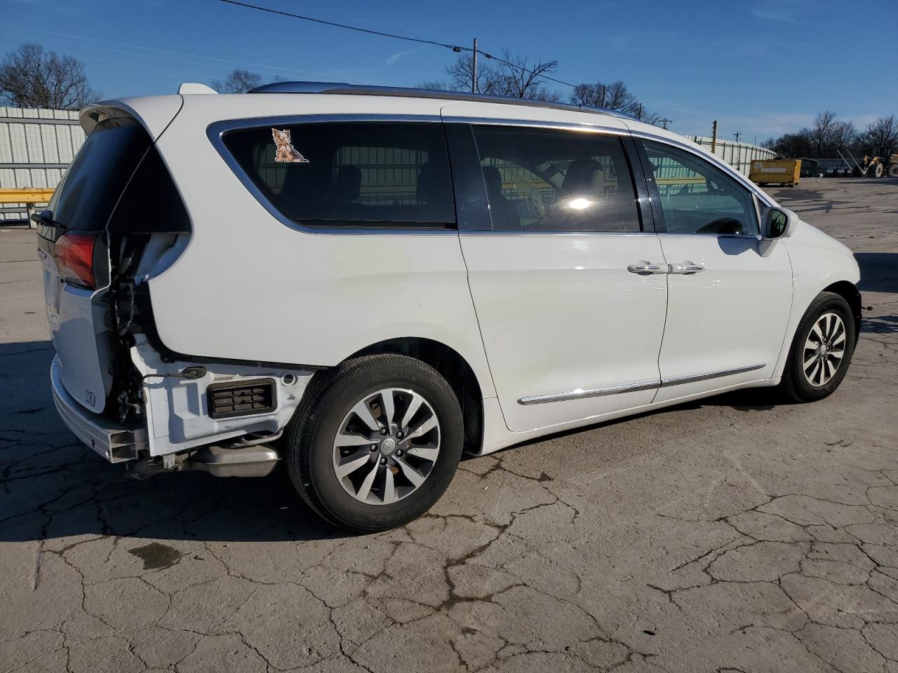 2020 Chrysler Pacifica VIN 2C4RC1EG8LR234813 Copart auction photo, front end / rear end damage thumbnail 3