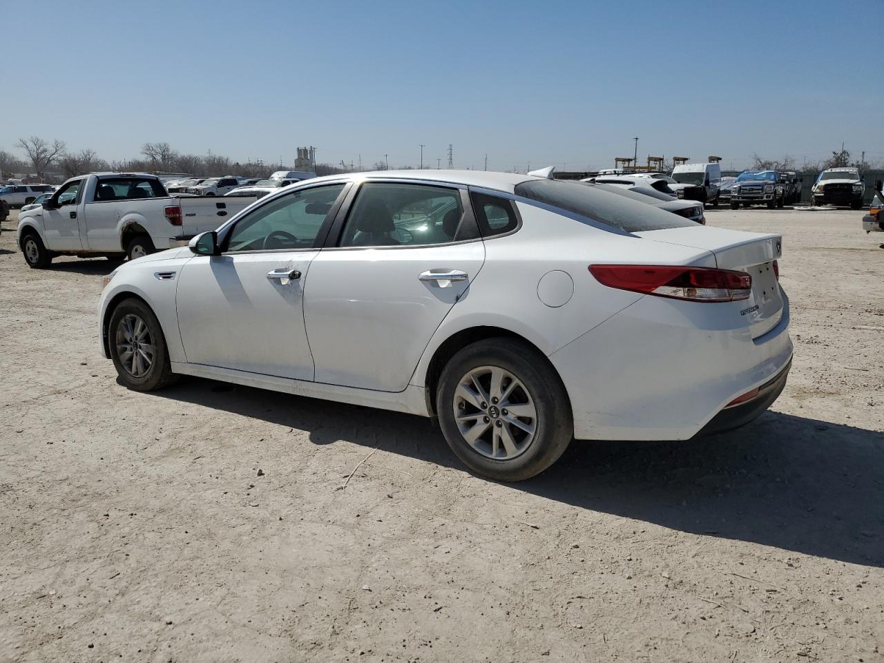 2016 KIA Optima VIN KNAGT4L31G5088117 Copart auction photo, minor dent/scratches damage thumbnail 2