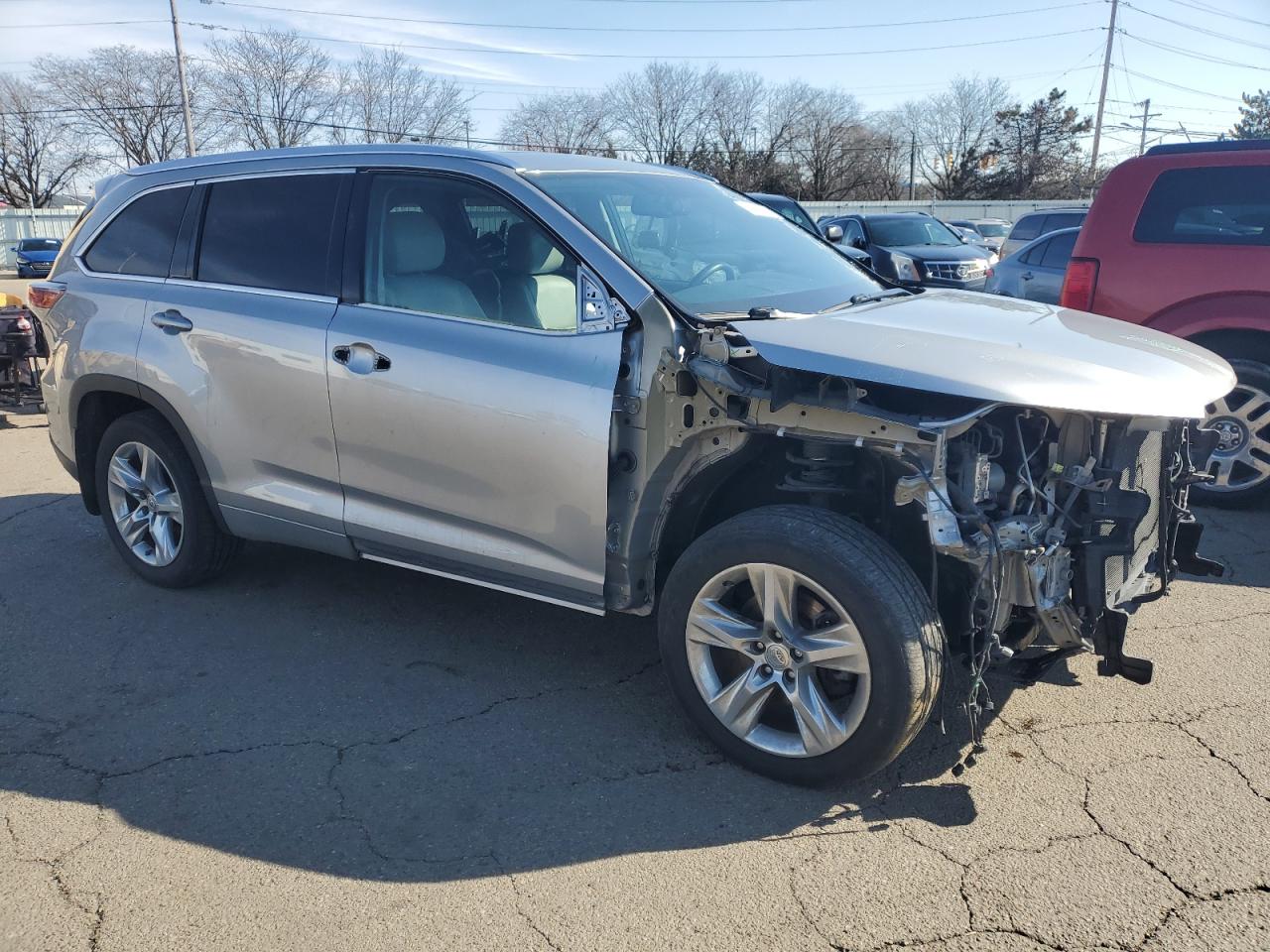 2015 Toyota Highlander VIN 5TDDKRFH1FS133904 Copart auction photo, side / front end damage thumbnail 4