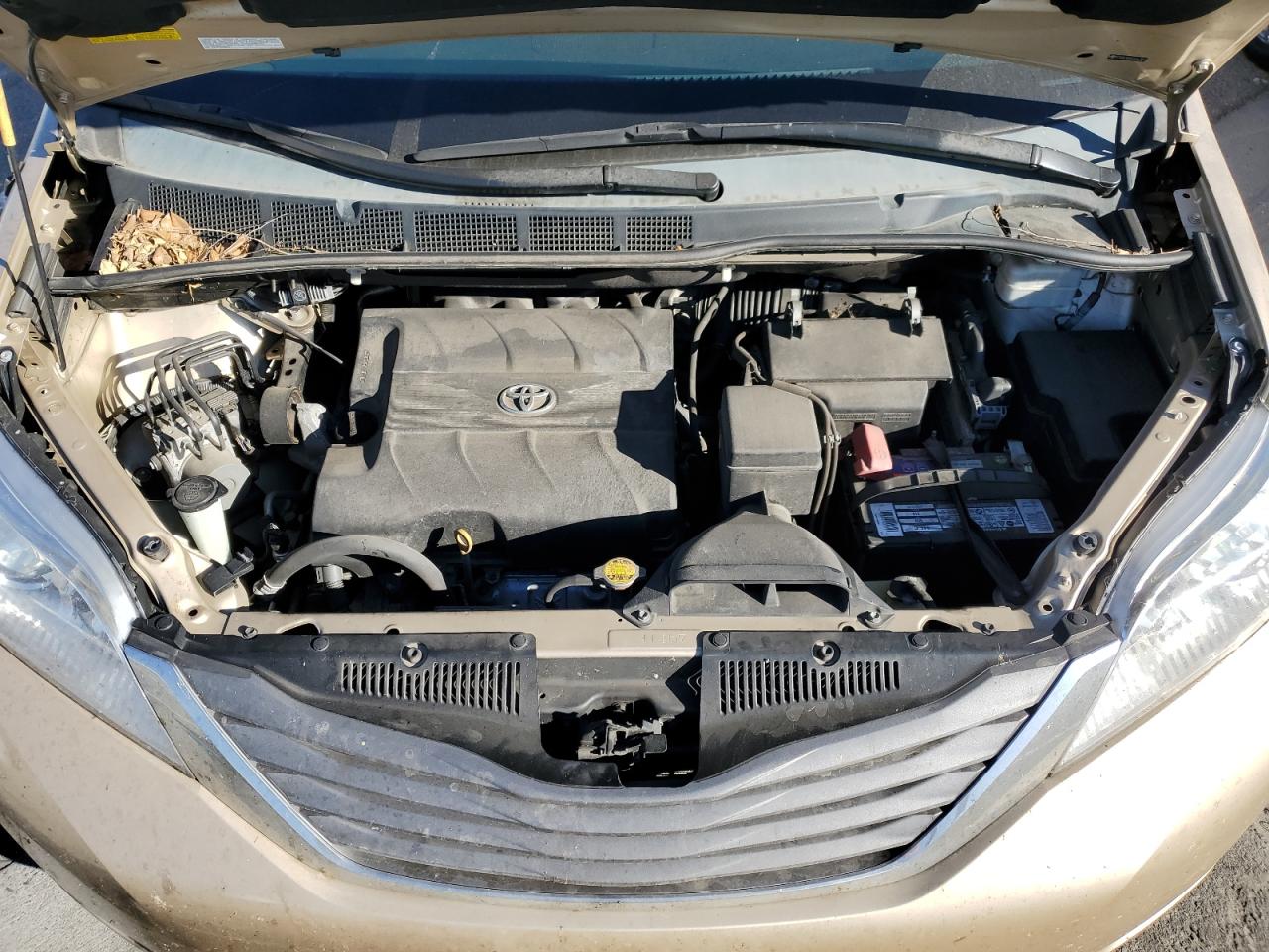 2012 Toyota Sienna VIN 5TDDK3DC1CS047993 Copart auction photo, rear end damage thumbnail 12