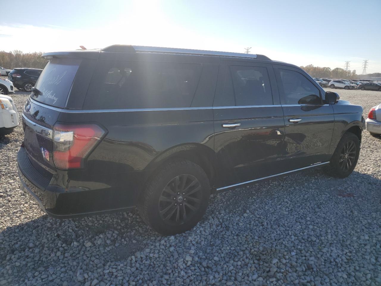 2019 Ford Expedition VIN 1FMJK1KT5KEA43360 Copart auction photo, front end damage thumbnail 3