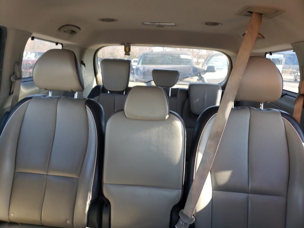 2016 KIA Sedona VIN KNDMC5C19G6110854 Copart auction photo, rear end damage thumbnail 10