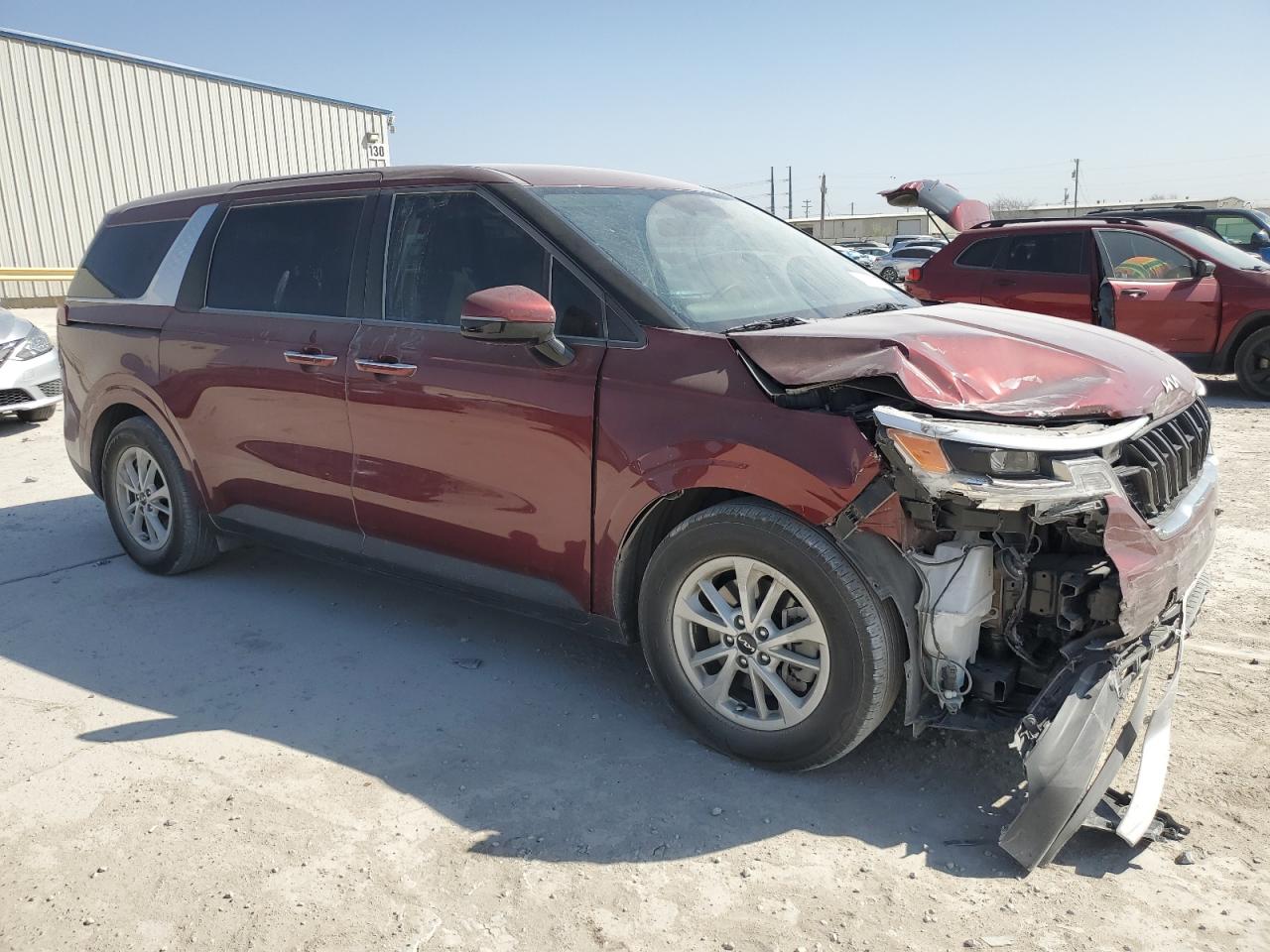 2024 KIA Carnival VIN KNDNB4H39R6343339 Copart auction photo, front end / minor dent/scratches damage thumbnail 4