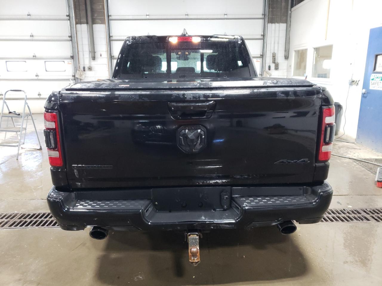 2020 RAM 1500 VIN 1C6SRFFT7LN235738 Copart auction photo, rear end / side damage thumbnail 6