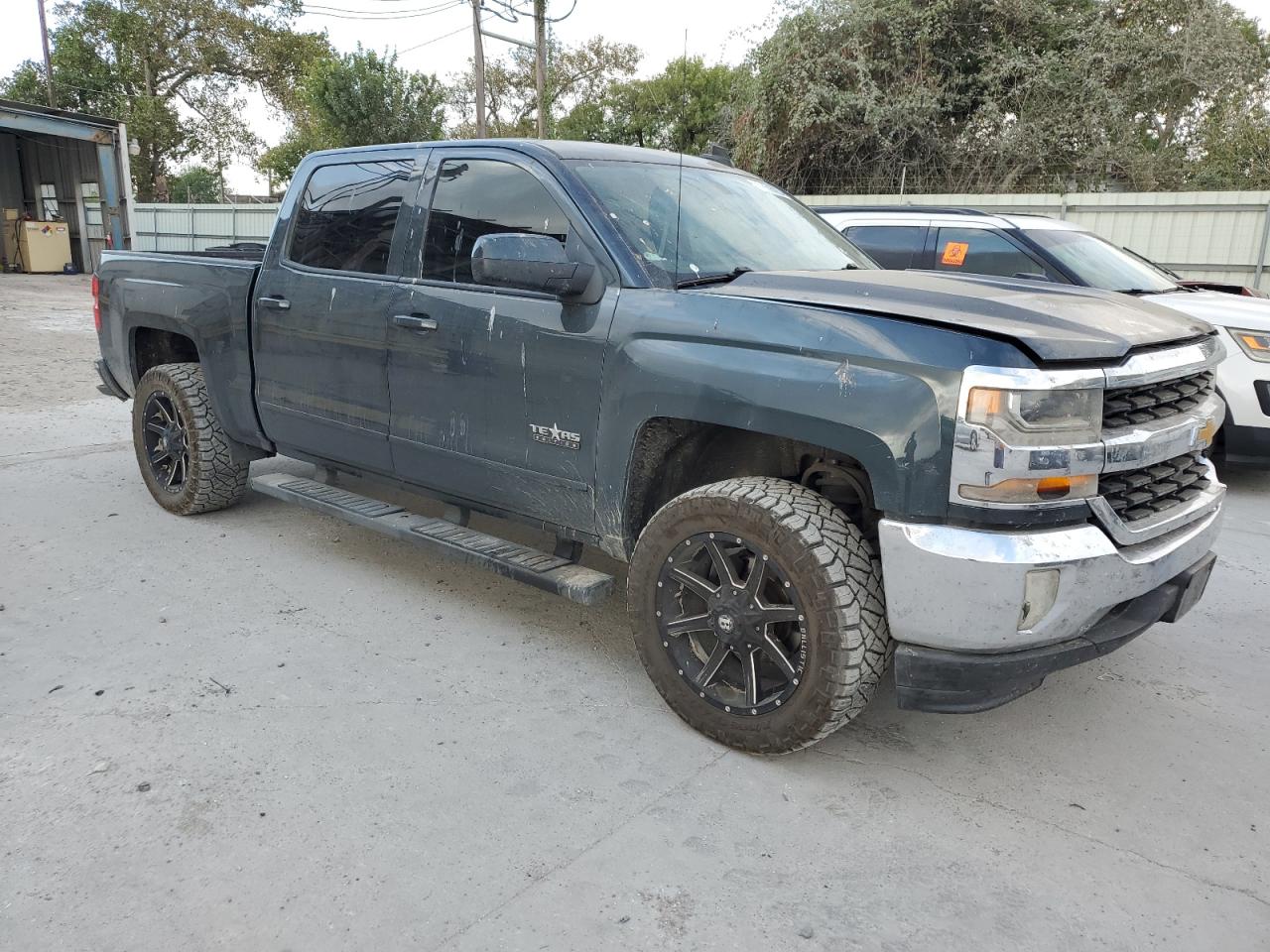 2017 Chevrolet Silverado VIN 3GCPCREC7HG290869 Copart auction photo, front end / minor dent/scratches damage thumbnail 4