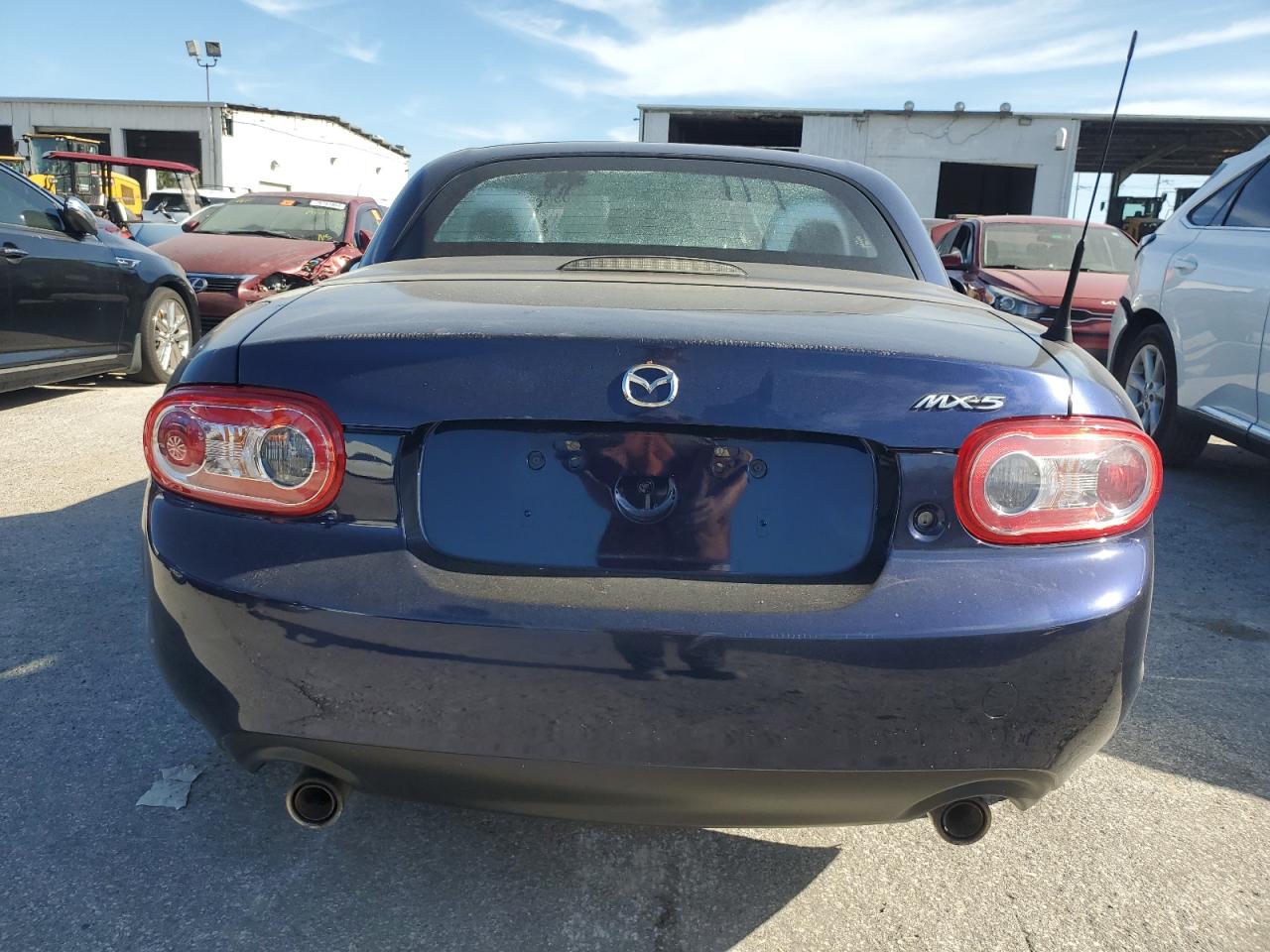 2010 Mazda MX-5 VIN JM1NC2FF1A0212136 Copart auction photo, water/flood damage thumbnail 6