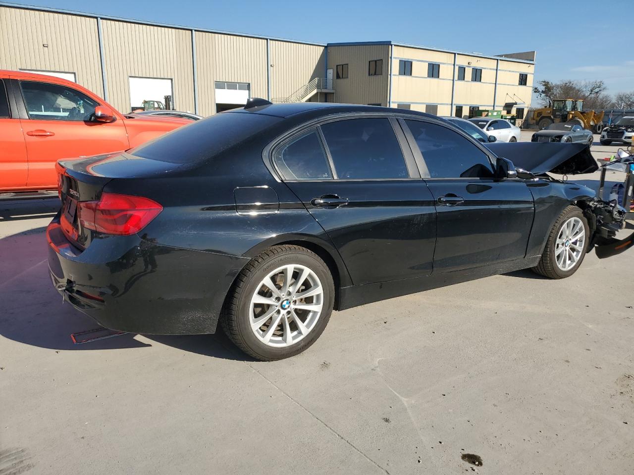2018 BMW 3er VIN WBA8E5G54JNV03082 Copart auction photo, front end / hail damage thumbnail 3