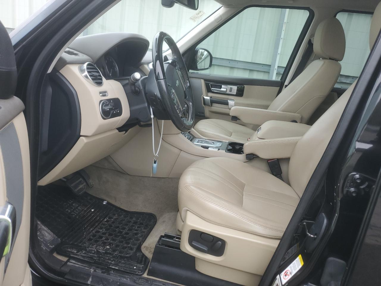 2016 Land Rover LR4 VIN SALAG2V6XGA794950 Copart auction photo, normal wear / minor dent/scratches damage thumbnail 7