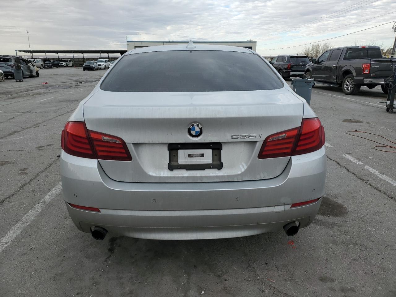 2013 BMW 5er VIN WBAFR7C59DC825858 Copart auction photo, front end damage thumbnail 6