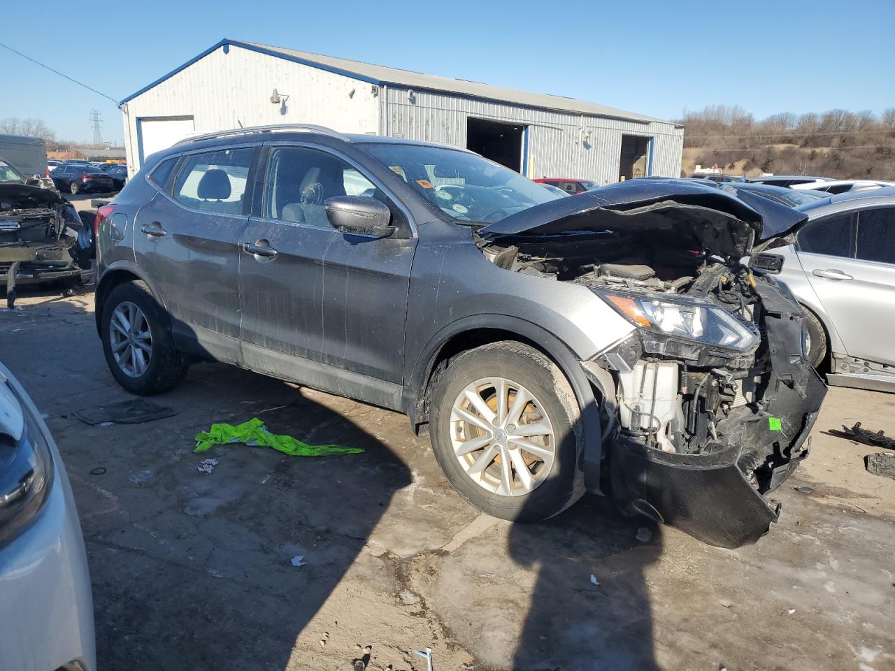 2017 Nissan Rogue VIN JN1BJ1CR6HW104302 Copart auction photo, front end damage thumbnail 4