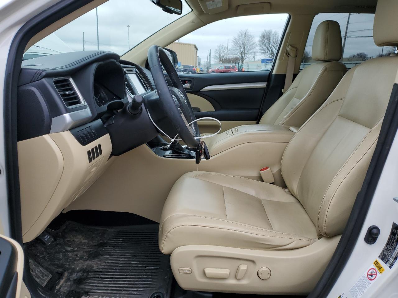 2016 Toyota Highlander VIN 5TDJKRFH0GS236297 Copart auction photo, front end damage thumbnail 7