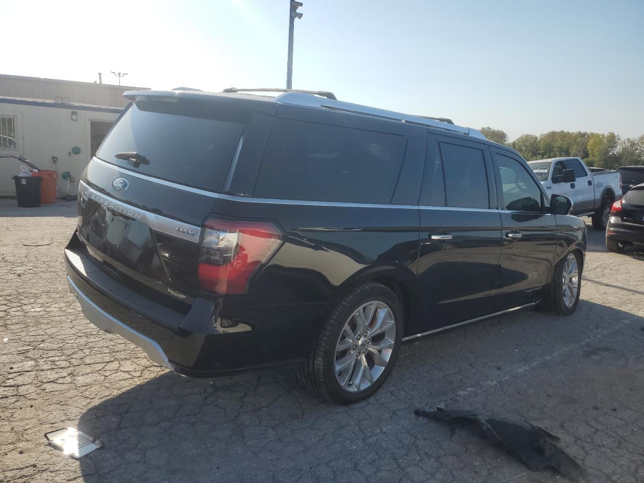 2018 Ford Expedition VIN 1FMJK1MT1JEA44386 Copart auction photo, side damage thumbnail 3
