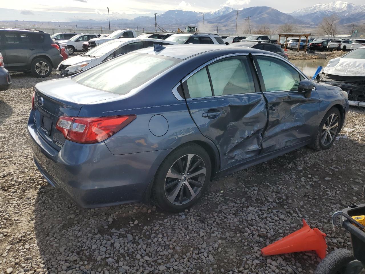 2017 Subaru Outback VIN 4S4BSENC2H3287608 Copart auction photo, front end damage thumbnail 3