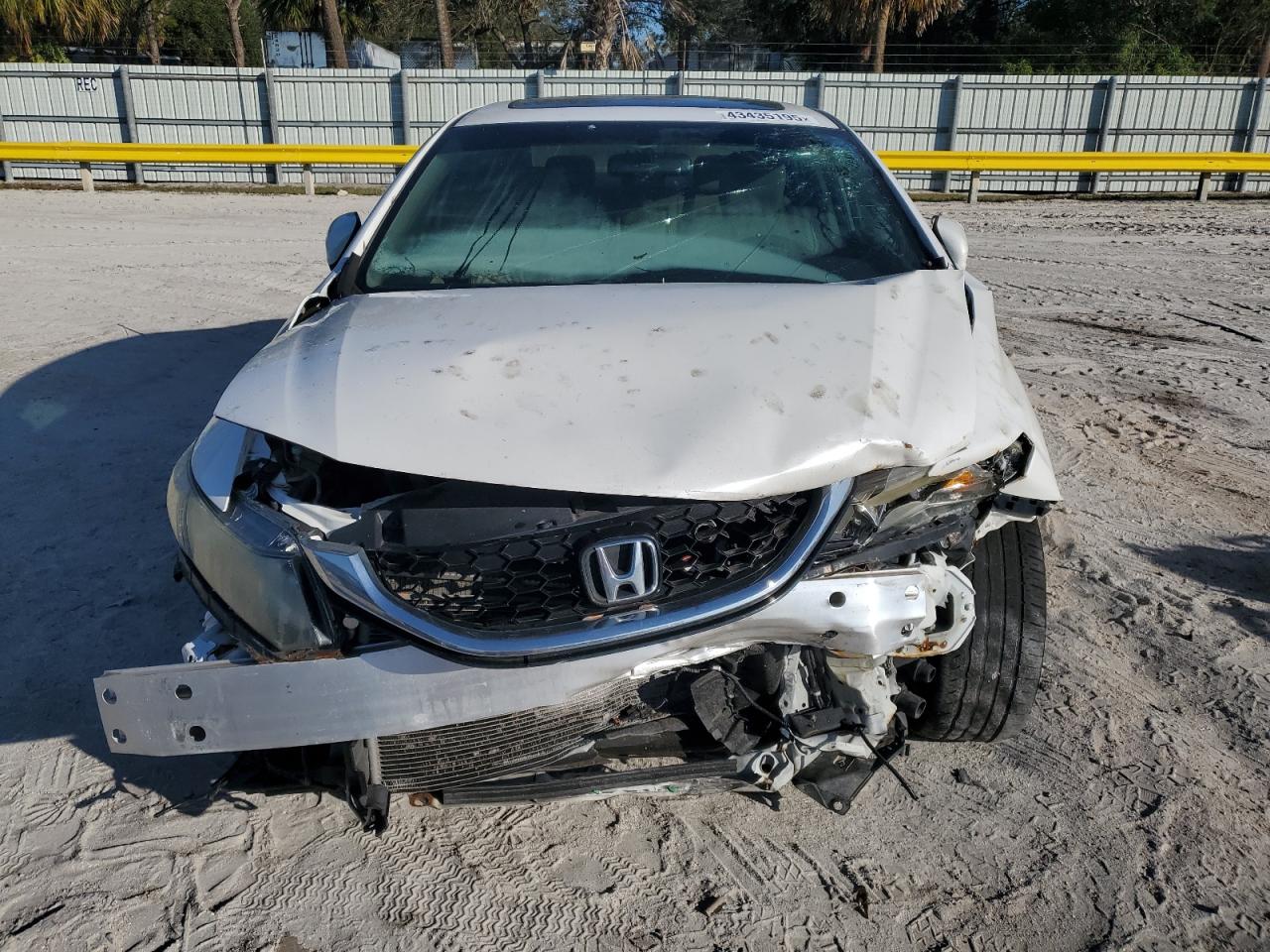 2015 Honda Civic VIN 19XFB2F99FE069811 Copart auction photo, front end / minor dent/scratches damage thumbnail 5