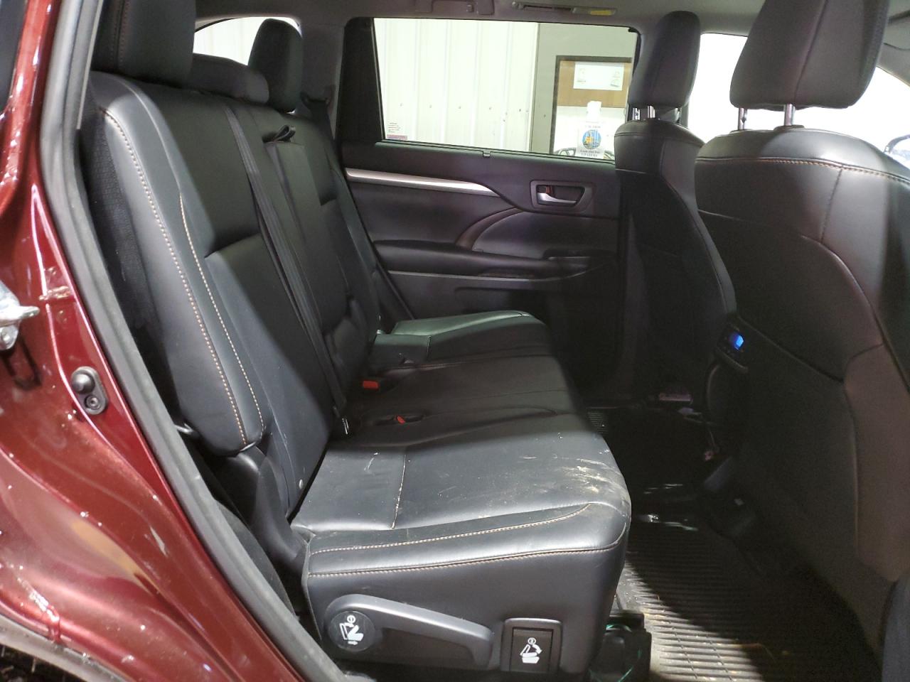 2015 Toyota Highlander VIN 5TDJKRFH4FS216410 Copart auction photo, front end / minor dent/scratches damage thumbnail 11