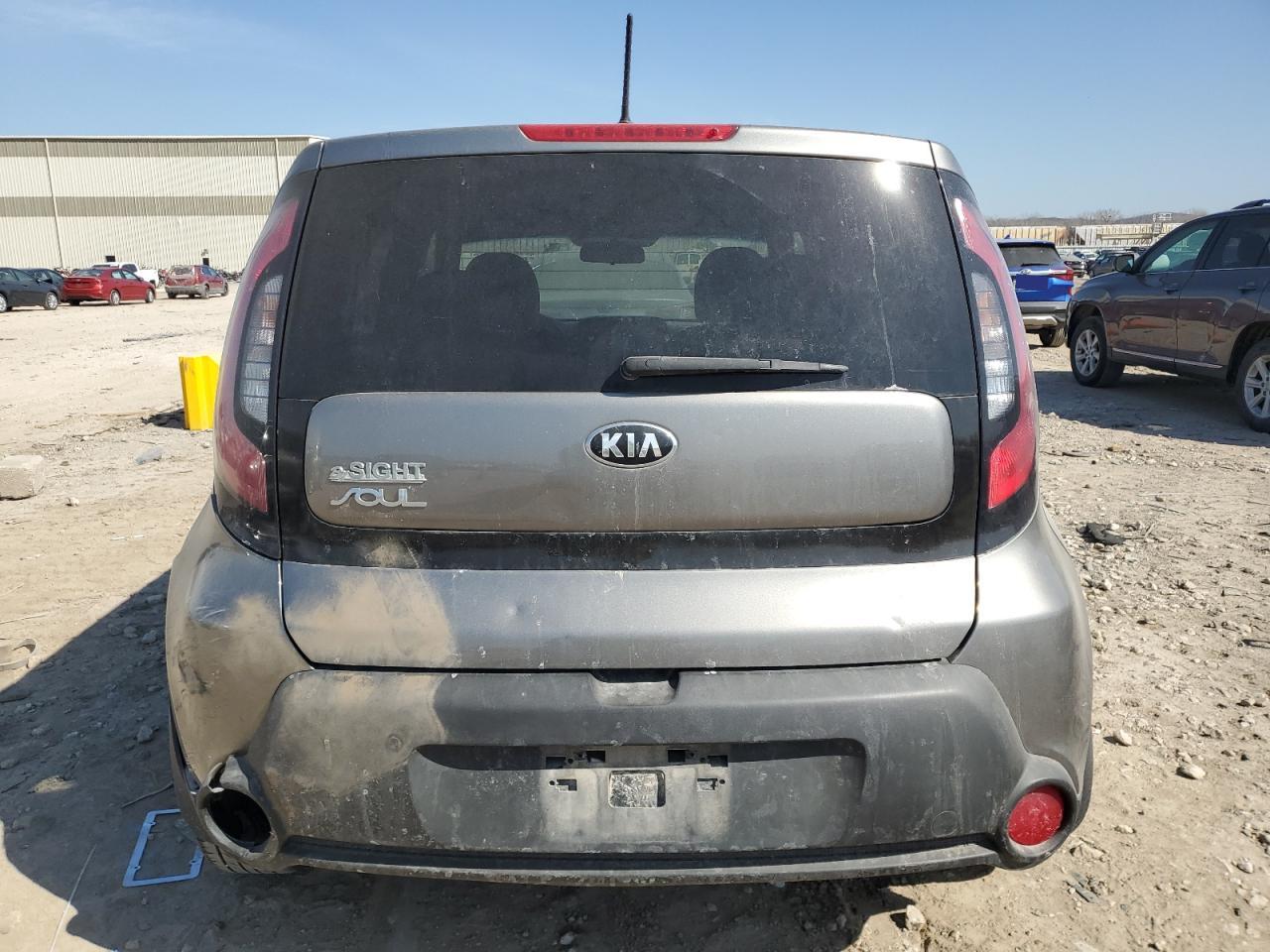 2015 KIA Soul VIN KNDJN2A2XF7169606 Copart auction photo, vandalism damage thumbnail 6