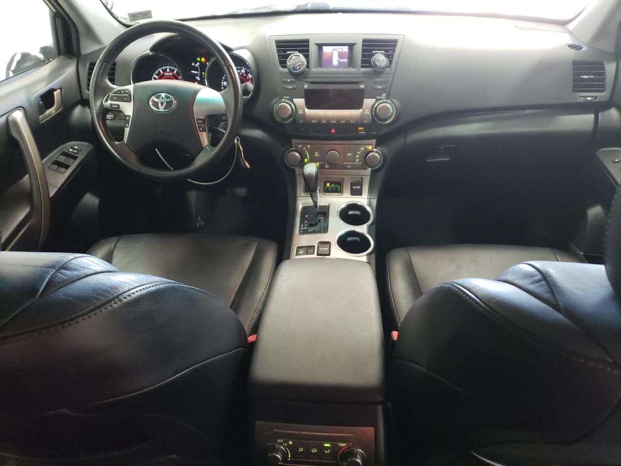 2011 Toyota Highlander VIN 5TDBK3EH8BS057498 Copart auction photo, top/roof / minor dent/scratches damage thumbnail 8