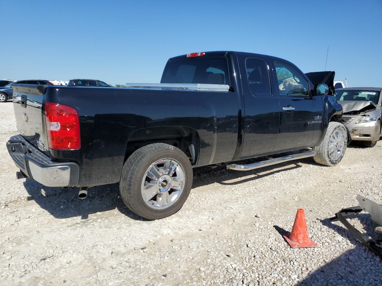 2012 Chevrolet Silverado VIN 1GCRCSE00CZ337934 Copart auction photo, front end / undercarriage damage thumbnail 3