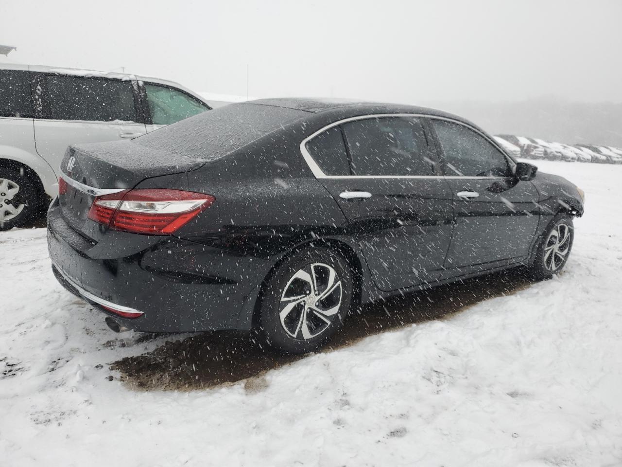 2016 Honda Accord VIN 1HGCR2F32GA160709 Copart auction photo, front end damage thumbnail 3
