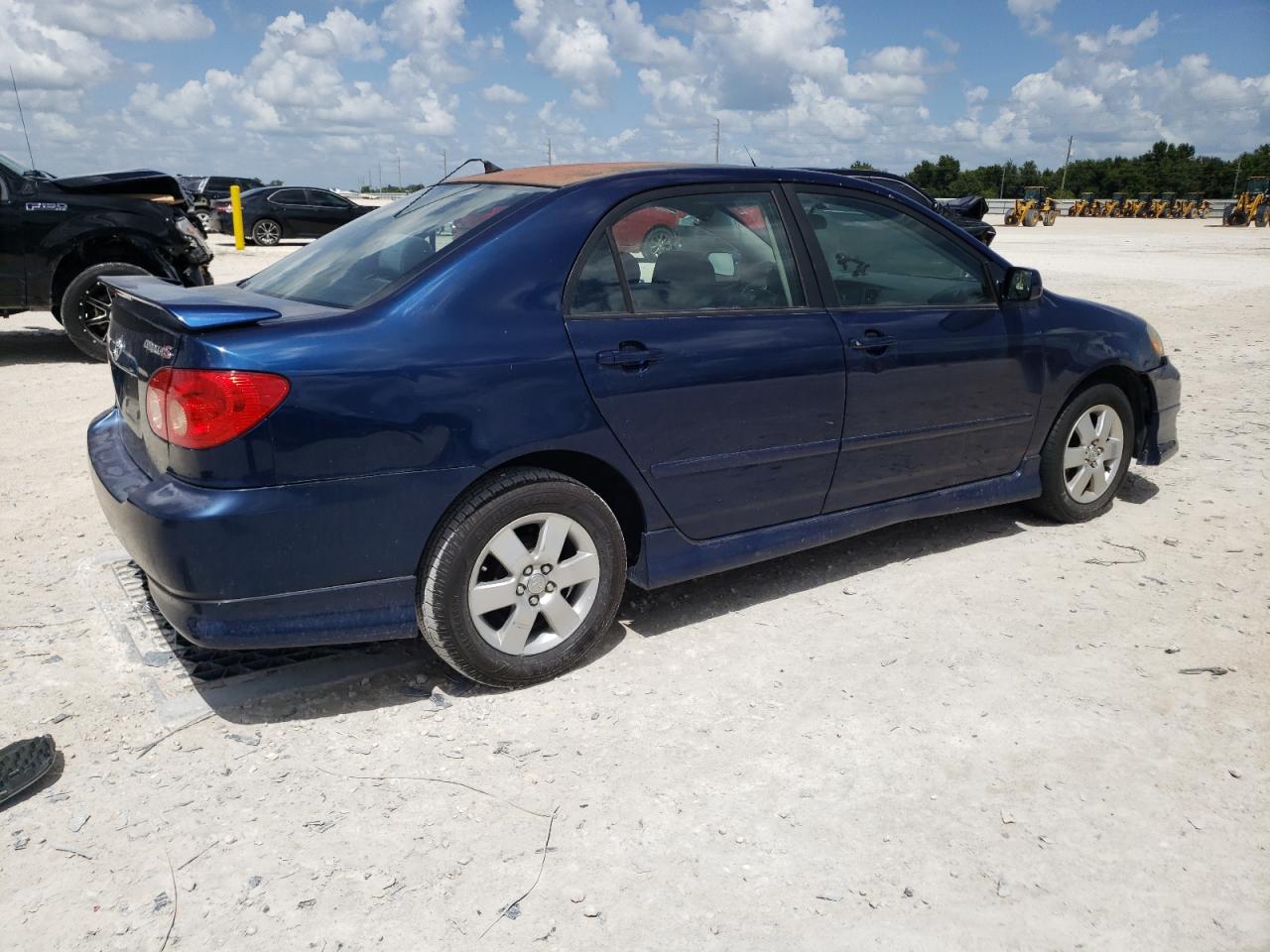 2007 Toyota Corolla VIN 1NXBR32E87Z884941 Copart auction photo, front end / minor dent/scratches damage thumbnail 3