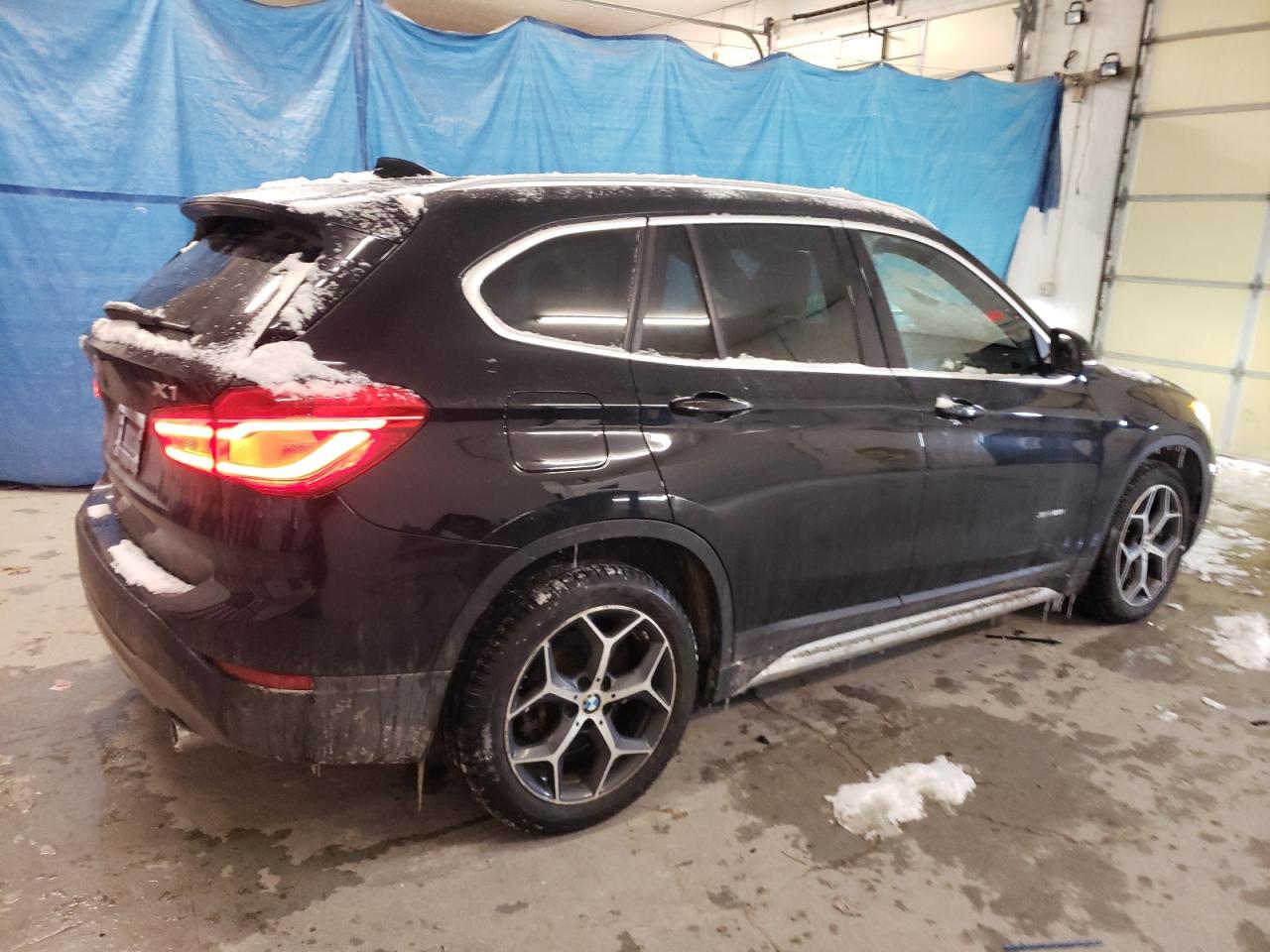 2018 BMW X1 VIN WBXHT3C3XJ5F92650 Copart auction photo, side / front end damage thumbnail 3