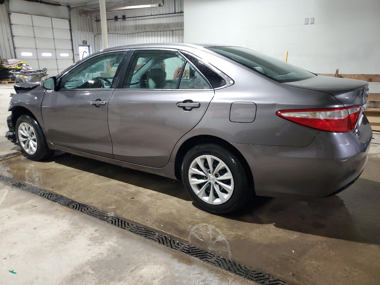 2015 Toyota Camry VIN 4T4BF1FK6FR499010 Copart auction photo, front end damage thumbnail 2