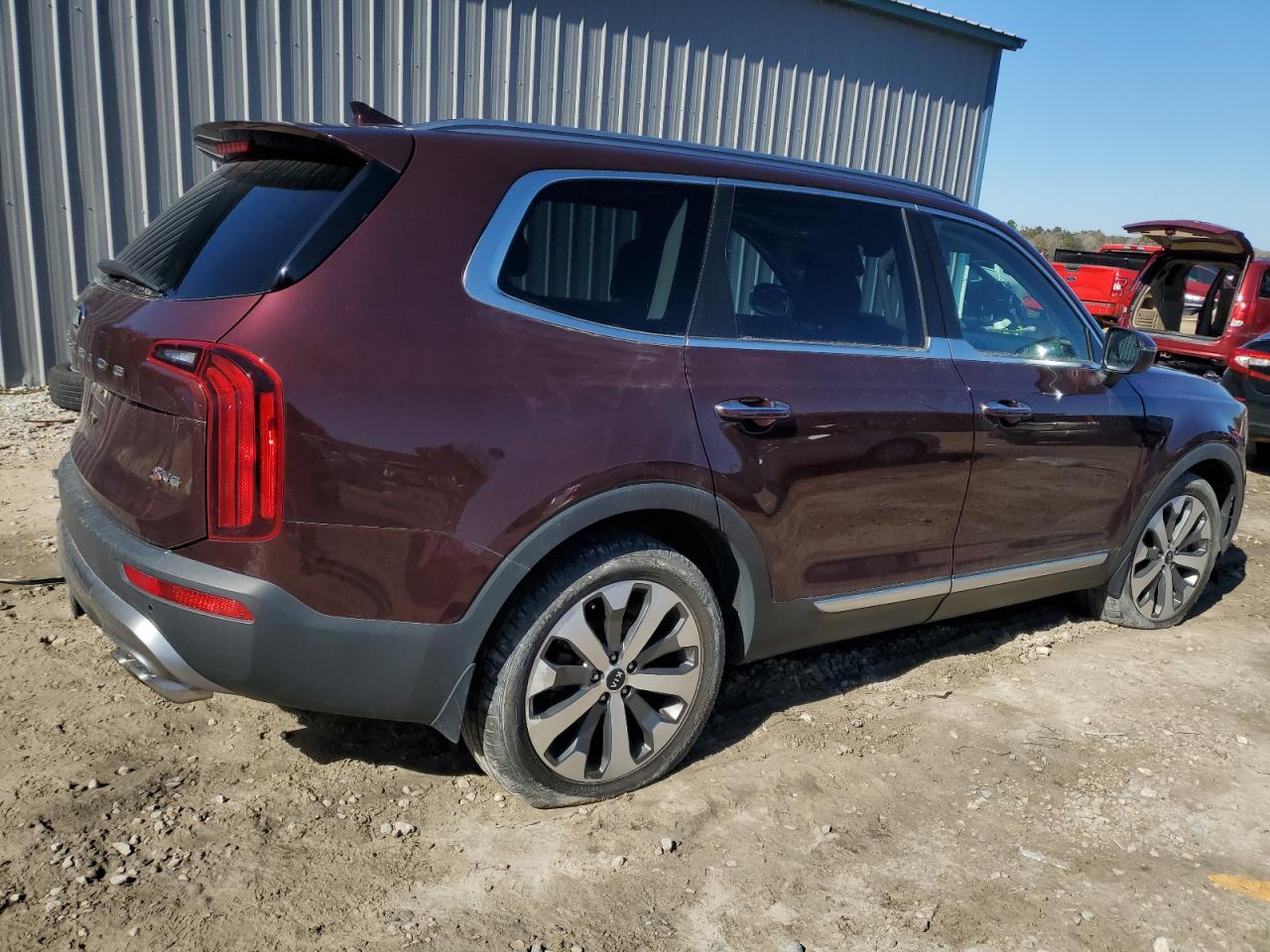 2020 KIA Telluride VIN 5XYP6DHC6LG027298 Copart auction photo, minor dent/scratches damage thumbnail 3