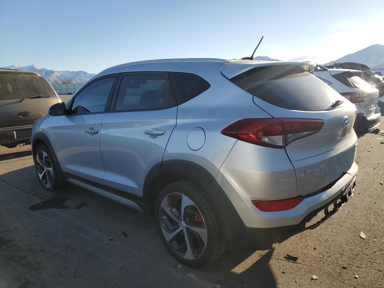 2017 Hyundai Tucson VIN KM8J3CA21HU336317 Copart auction photo, rear end damage thumbnail 2