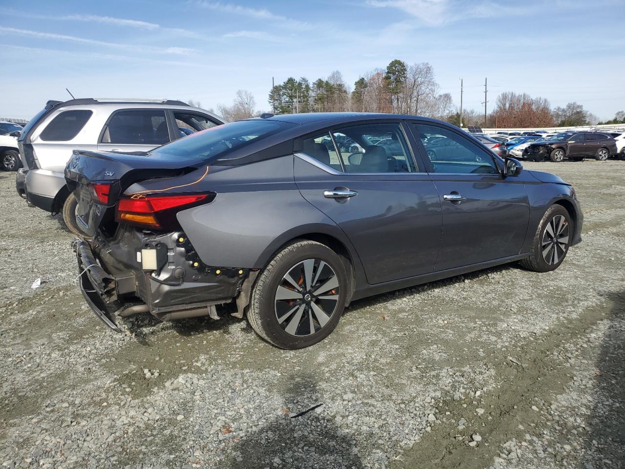2021 Nissan Altima VIN 1N4BL4DV6MN410331 Copart auction photo, rear end / minor dent/scratches damage thumbnail 3