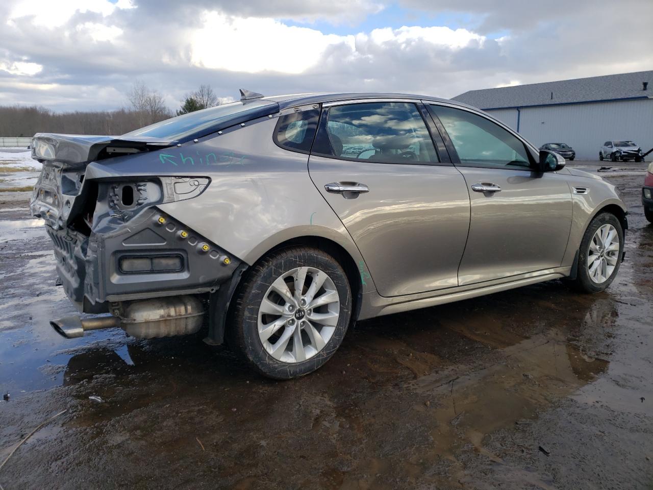 2018 KIA Optima VIN 5XXGU4L3XJG220083 Copart auction photo, rear end / front end damage thumbnail 3