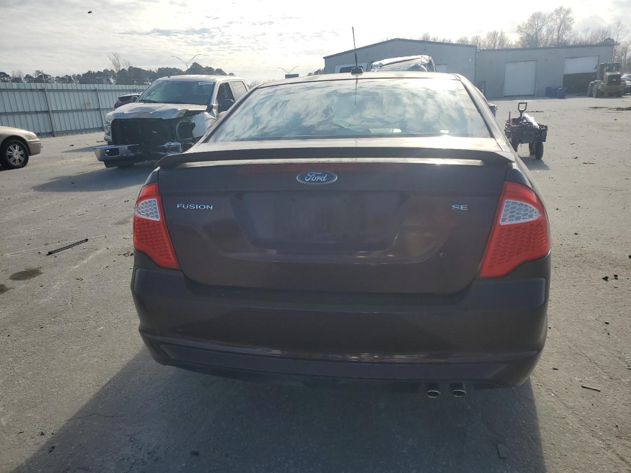 2011 Ford Fusion VIN 3FAHP0HA7BR301322 Copart auction photo, front end / side damage thumbnail 6