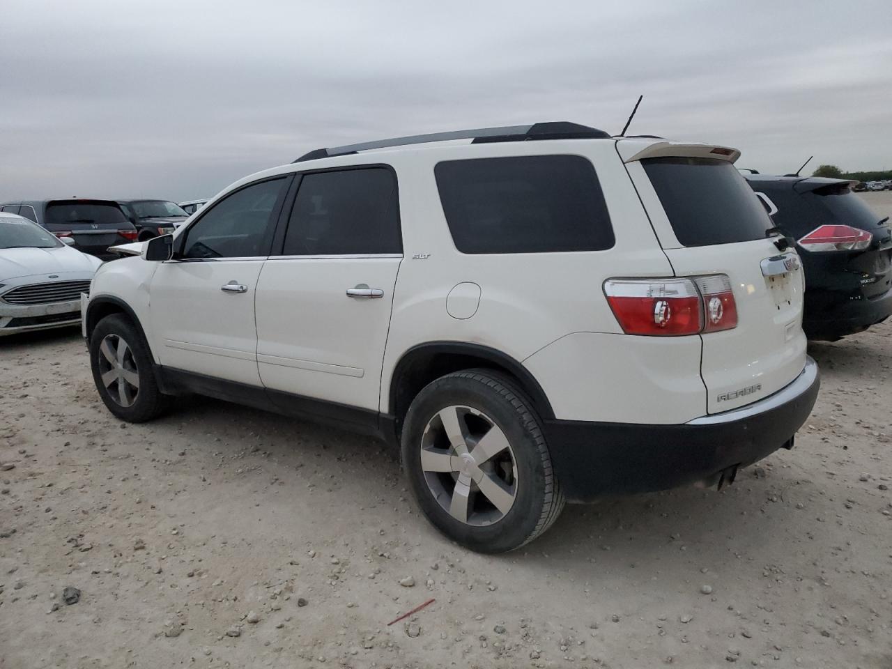 2011 GMC Acadia VIN 1GKKRRED9BJ411218 Copart auction photo, front end damage thumbnail 2