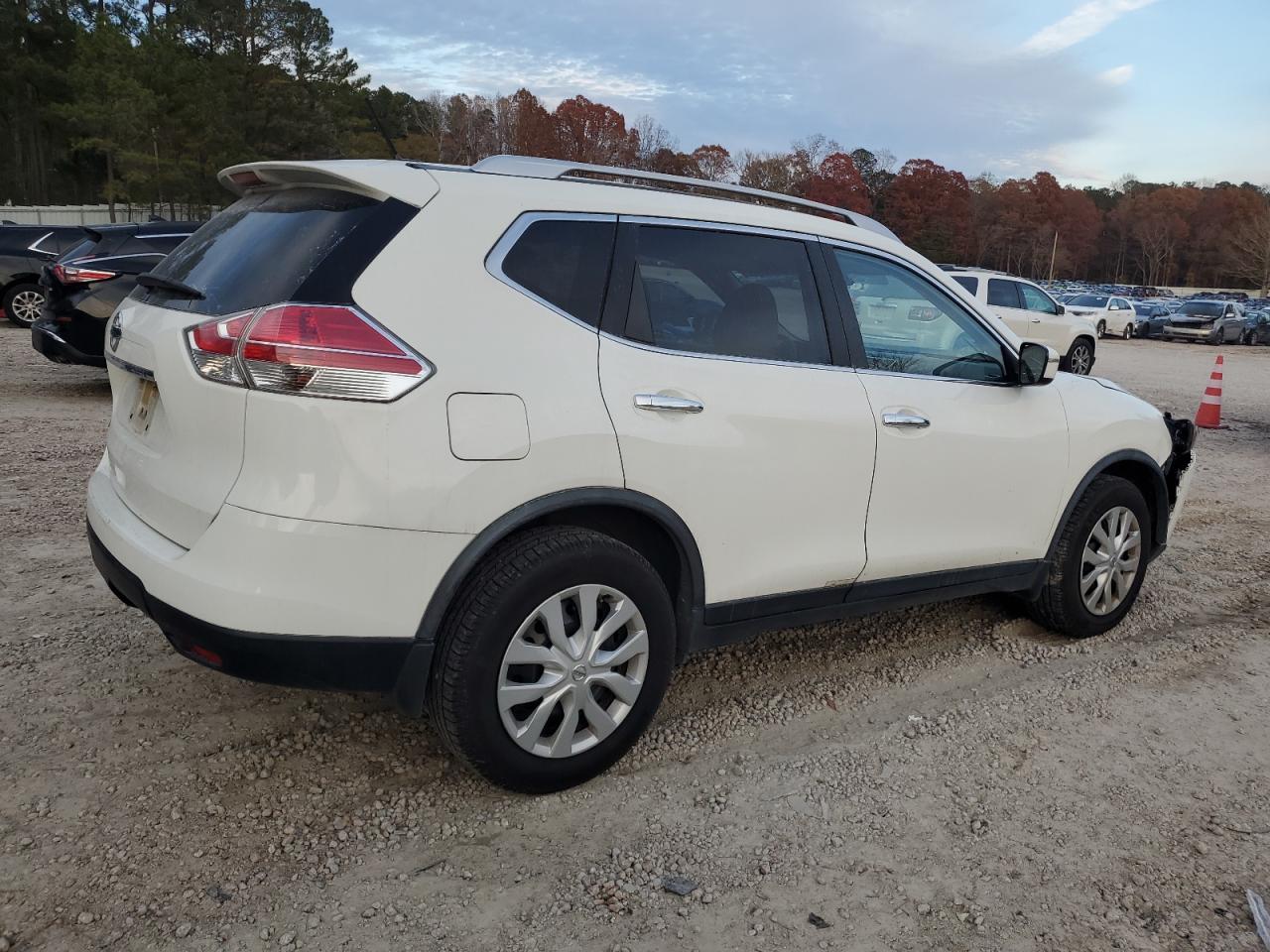 2016 Nissan Rogue VIN JN8AT2MT5GW015357 Copart auction photo, front end damage thumbnail 3