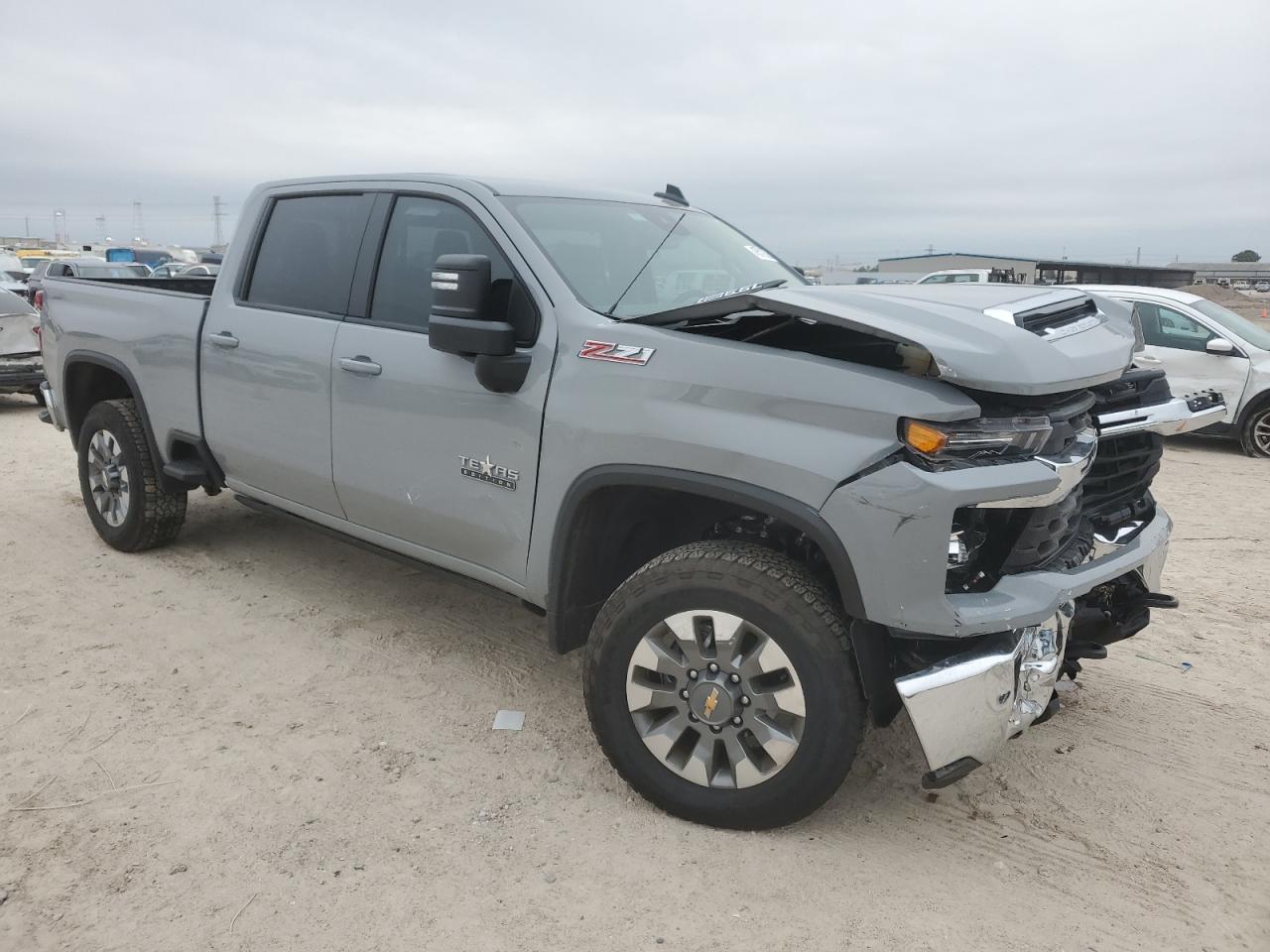 2024 Chevrolet Silverado VIN 2GC4YNE74R1258102 Copart auction photo, front end / minor dent/scratches damage thumbnail 4