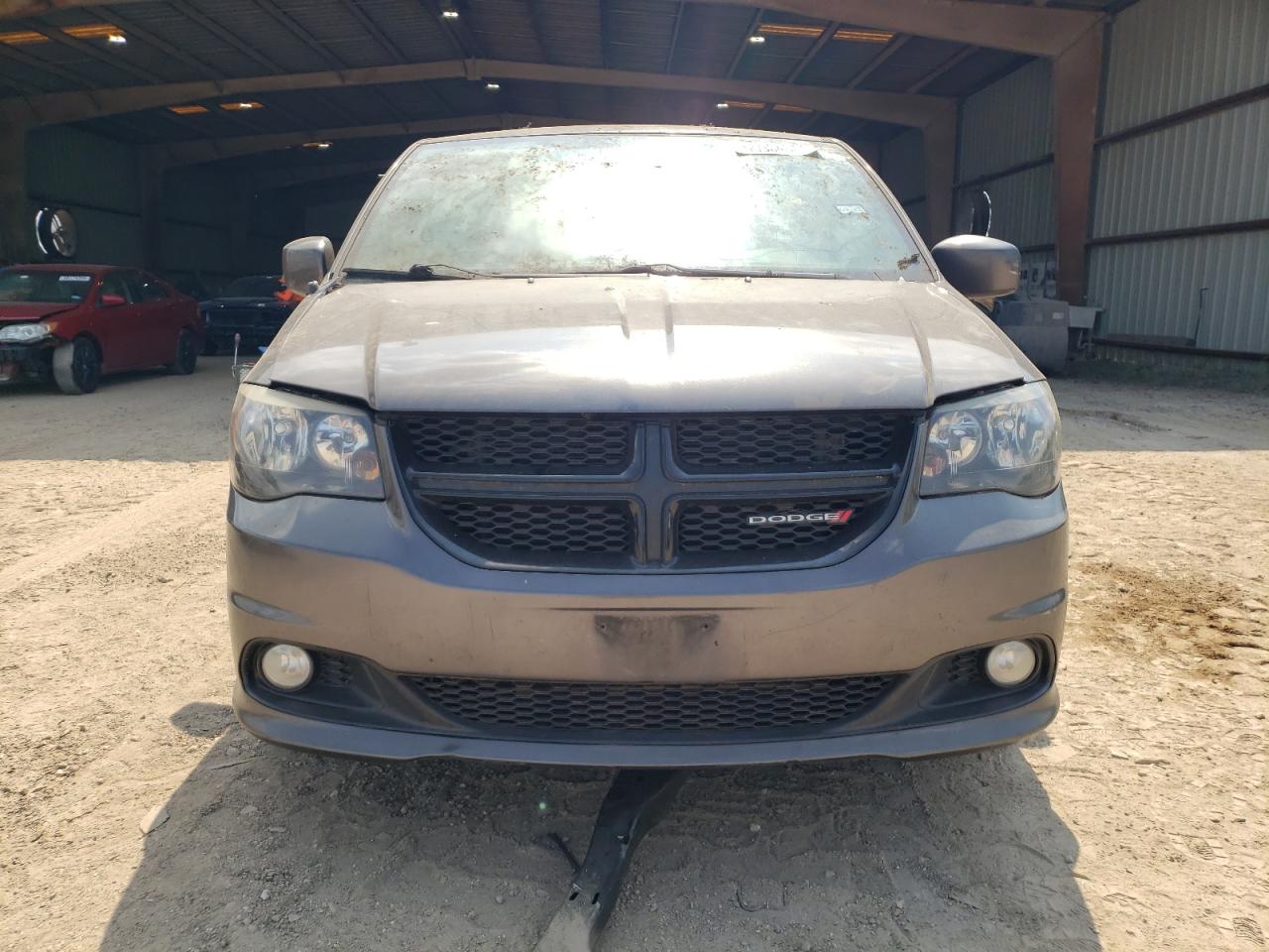 2016 Dodge Caravan VIN 2C4RDGCG3GR362742 Copart auction photo, biohazard/chemical / all over damage thumbnail 5
