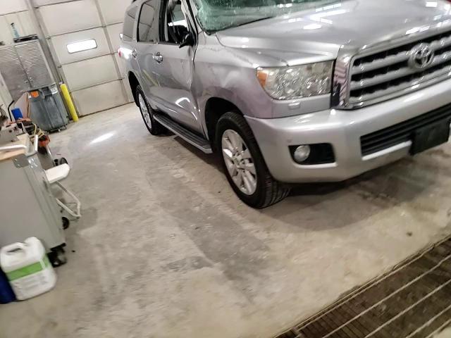 2010 Toyota Sequoia VIN 5TDDW5G16AS027942 Copart auction photo, rollover / minor dent/scratches damage thumbnail 11