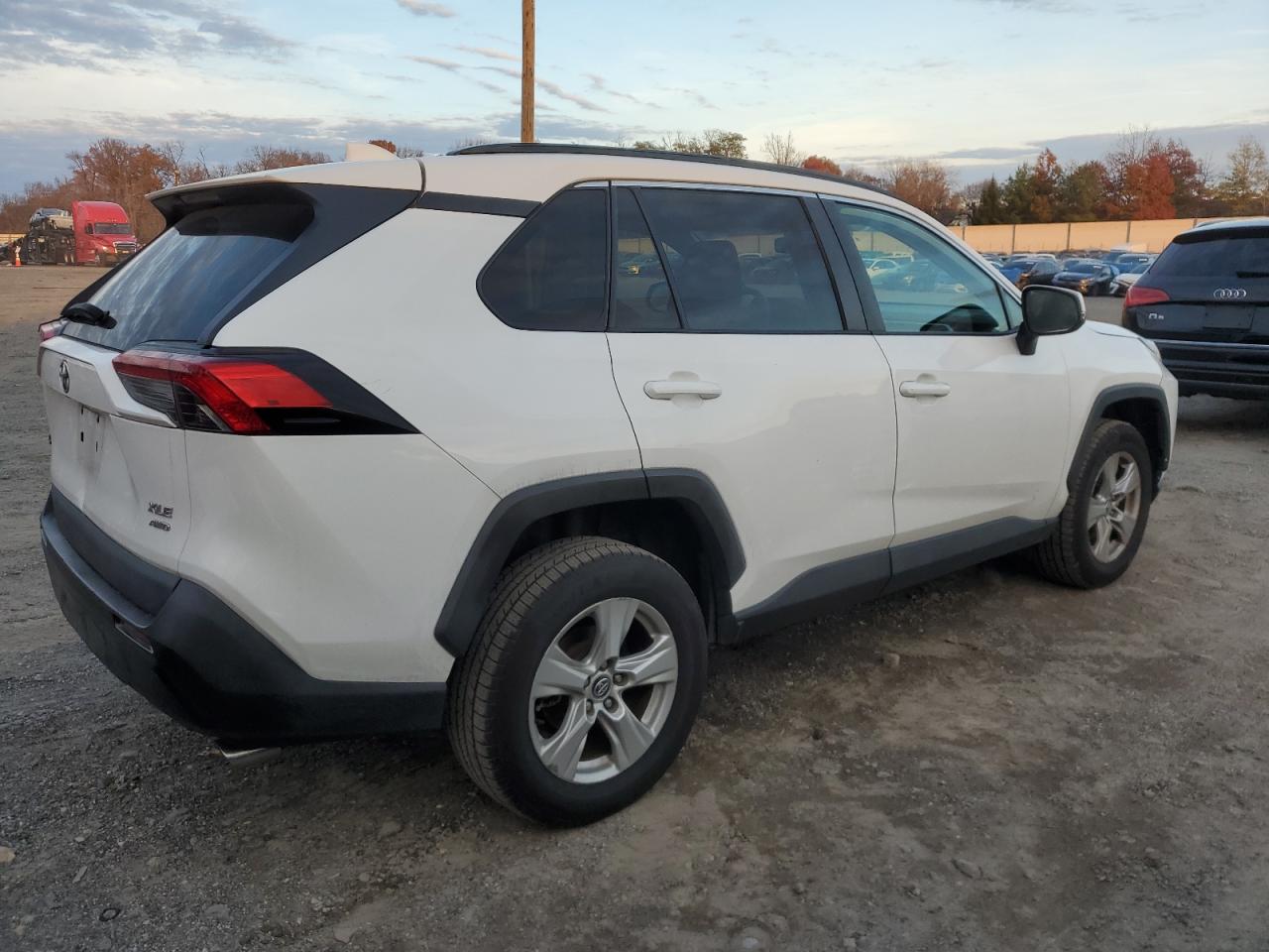 2020 Toyota RAV 4 VIN 2T3P1RFV0LC099150 Copart auction photo, front end / minor dent/scratches damage thumbnail 3