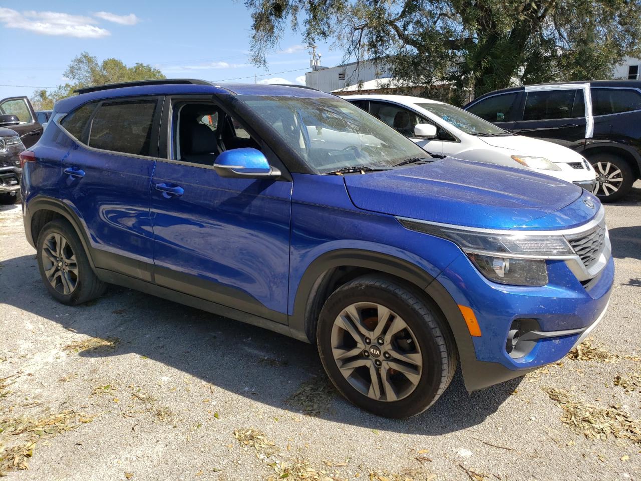 2021 KIA Seltos VIN KNDEU2AA4M7046358 Copart auction photo, side damage thumbnail 4