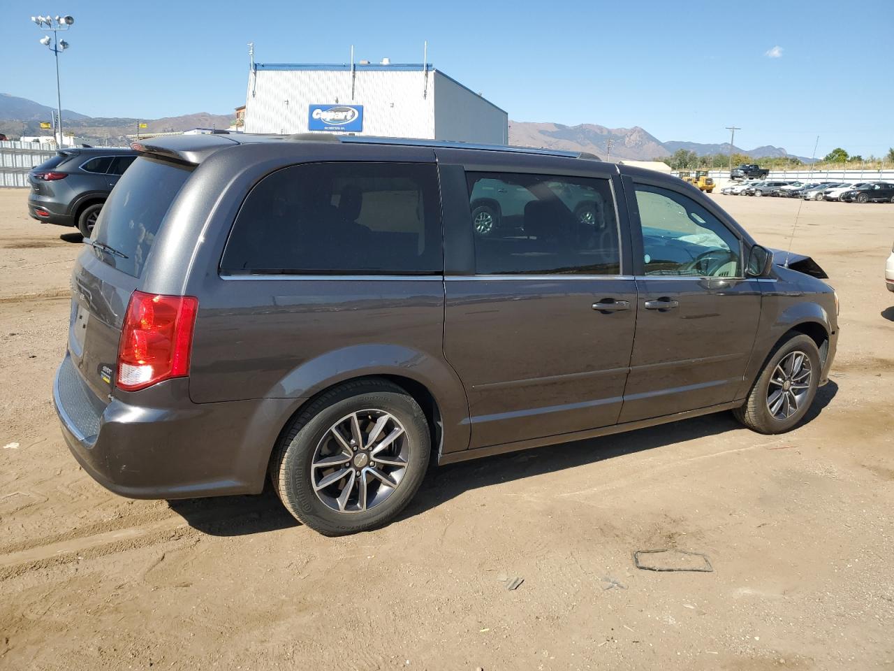 2017 Dodge Caravan VIN 2C4RDGCGXHR671321 Copart auction photo, front end / rear end damage thumbnail 3