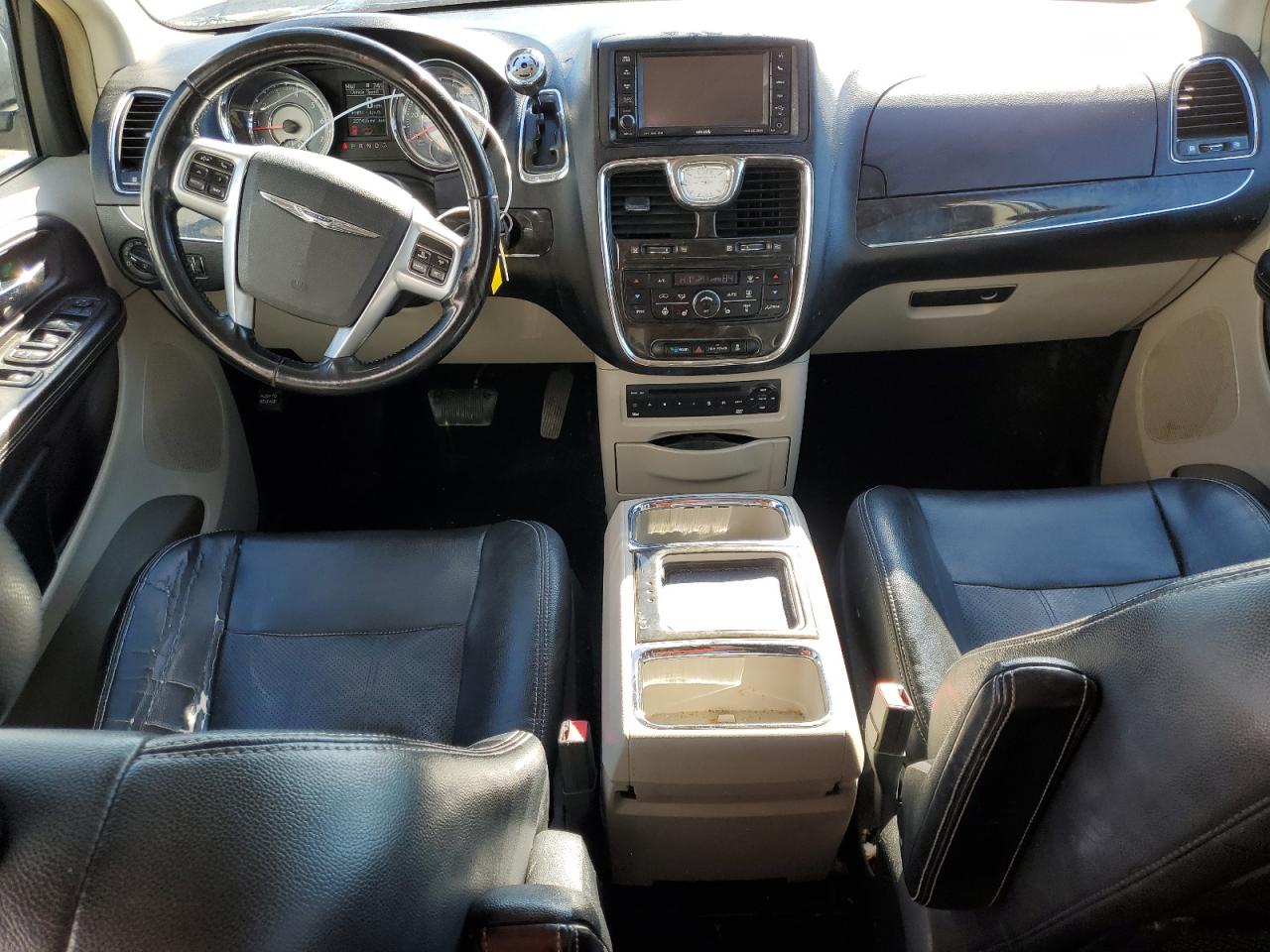 2011 Chrysler Town & Country VIN 2A4RR8DG7BR797496 Copart auction photo, front end damage thumbnail 8