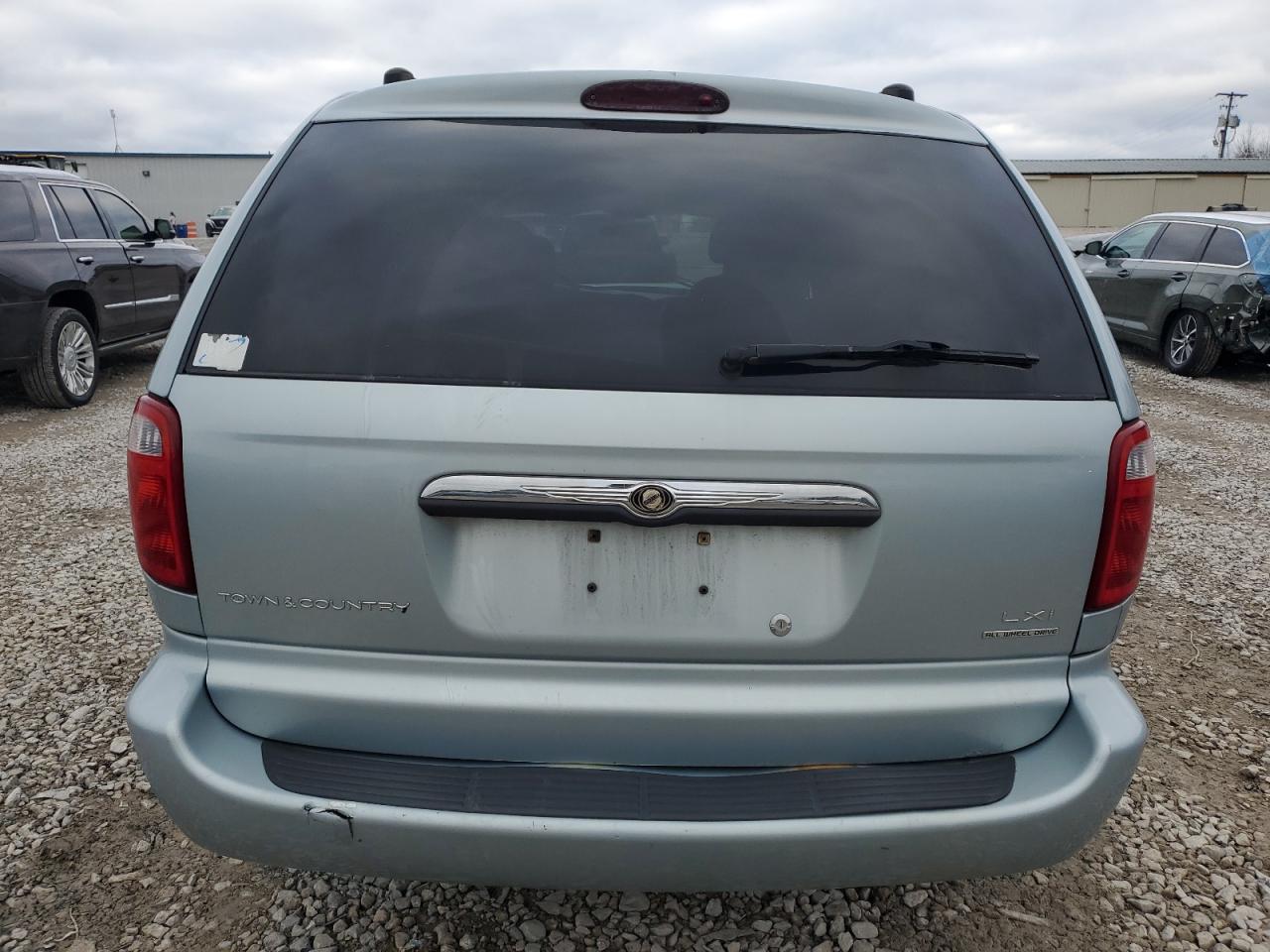 2001 Chrysler Town & Country VIN 2C8GT54L81R393453 Copart auction photo, front end damage thumbnail 6