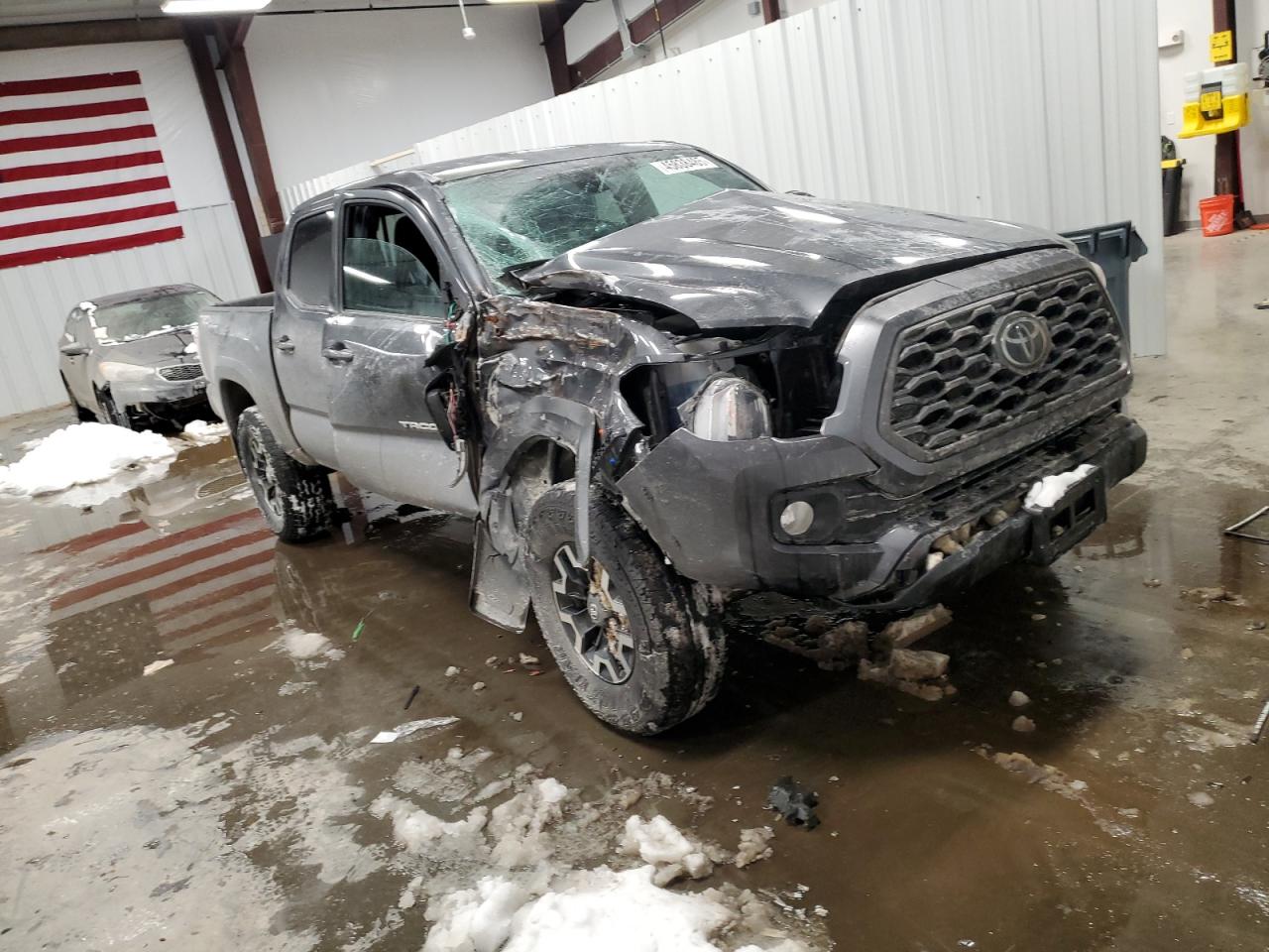 2022 Toyota Tacoma VIN 3TMCZ5AN1NM466714 Copart auction photo, side damage thumbnail 4
