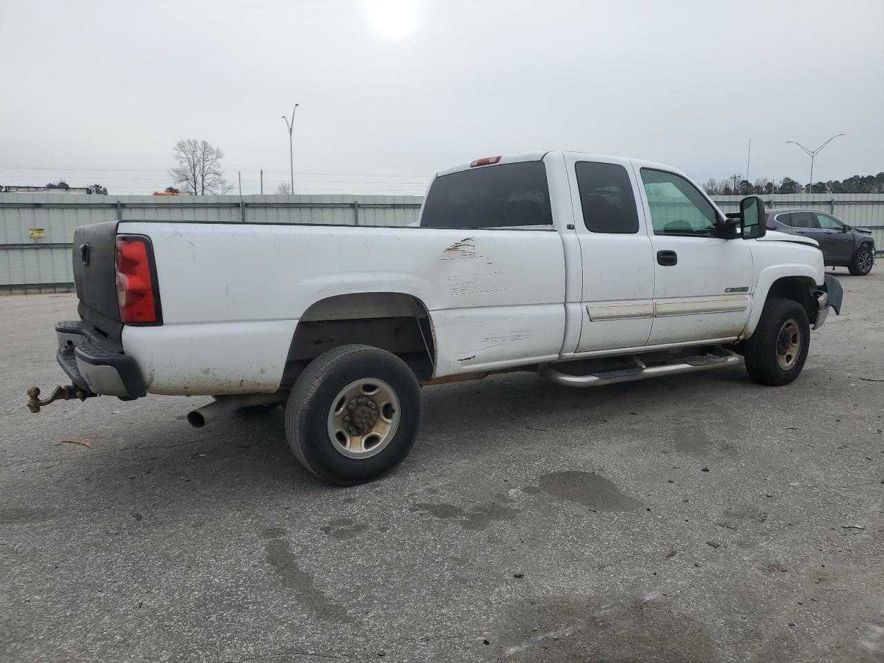 2006 Chevrolet Silverado VIN 1GCHC29G96E189765 Copart auction photo, all over damage thumbnail 3