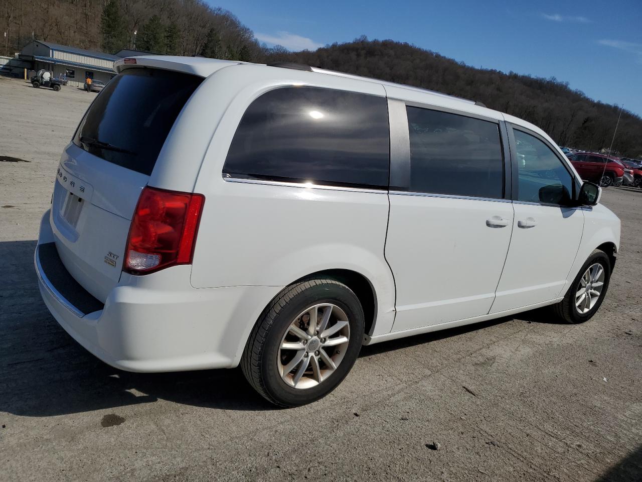2019 Dodge Caravan VIN 2C4RDGCG6KR632328 Copart auction photo, front end damage thumbnail 3