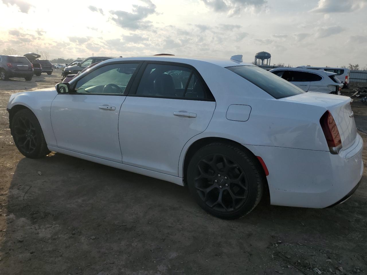 2019 Chrysler 300 VIN 2C3CCABG3KH618016 Copart auction photo, front end damage thumbnail 2