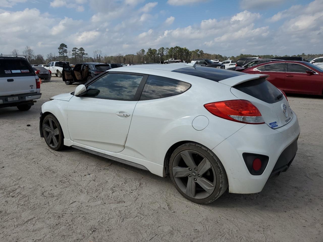 2015 Hyundai Veloster VIN KMHTC6AE6FU232195 Copart auction photo, front end damage thumbnail 2